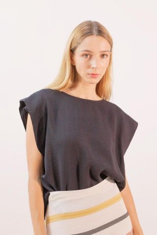 BLUSA NEGRA
