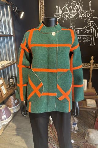 CHAQUETA VERDE Y NARANJA