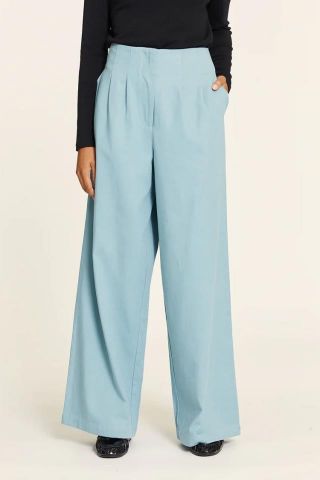 PANTALON CON PINZAS