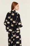 CAMISA CISNES CON LAZADA