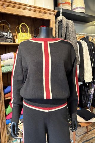 JERSEY NEGRO RAYA ROJA